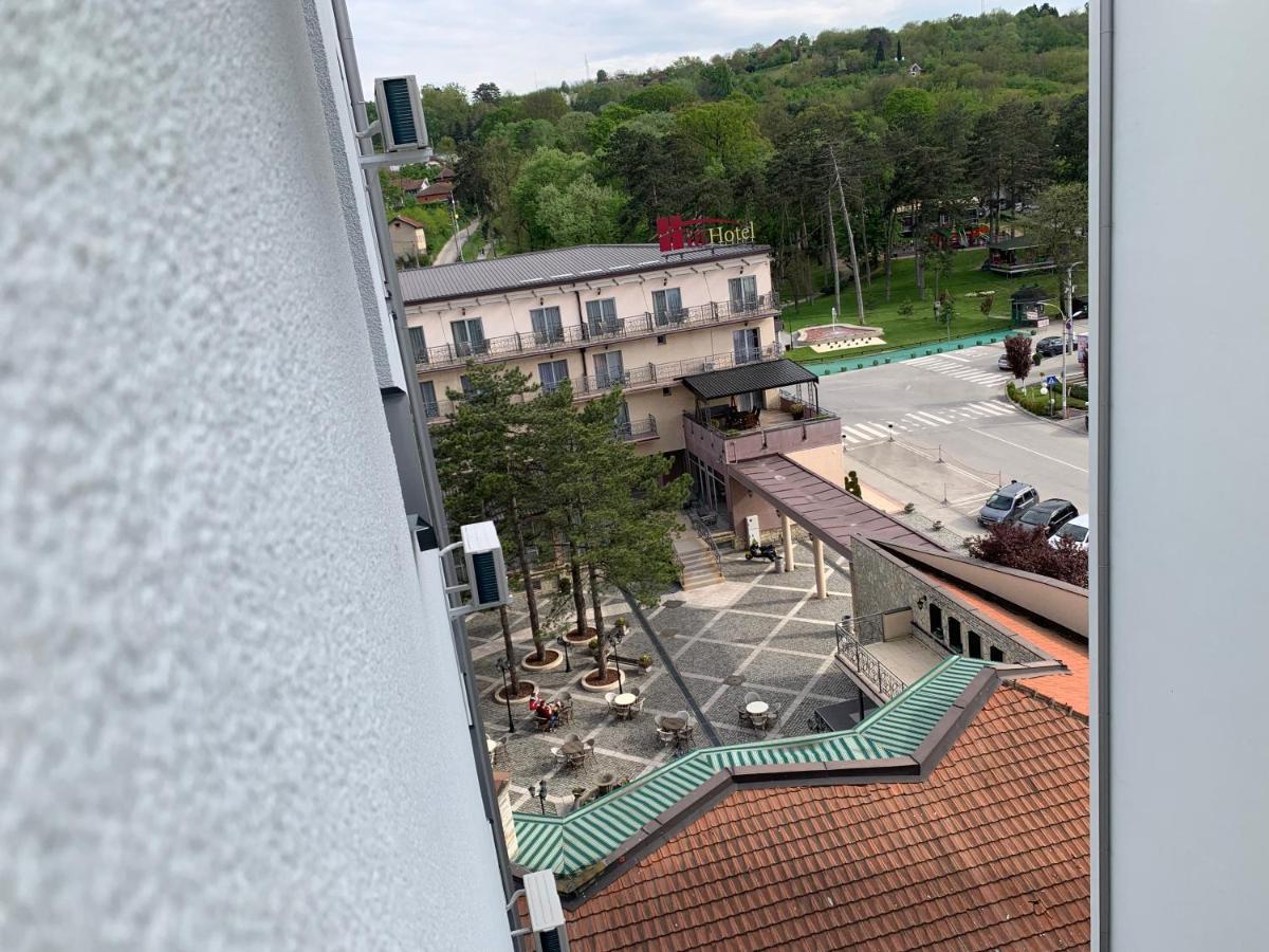 Aparthotel De Lux Nedeljkovic à Jagodina Extérieur photo