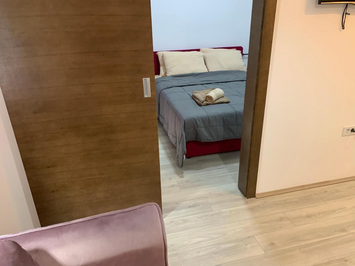 Aparthotel De Lux Nedeljkovic à Jagodina Extérieur photo