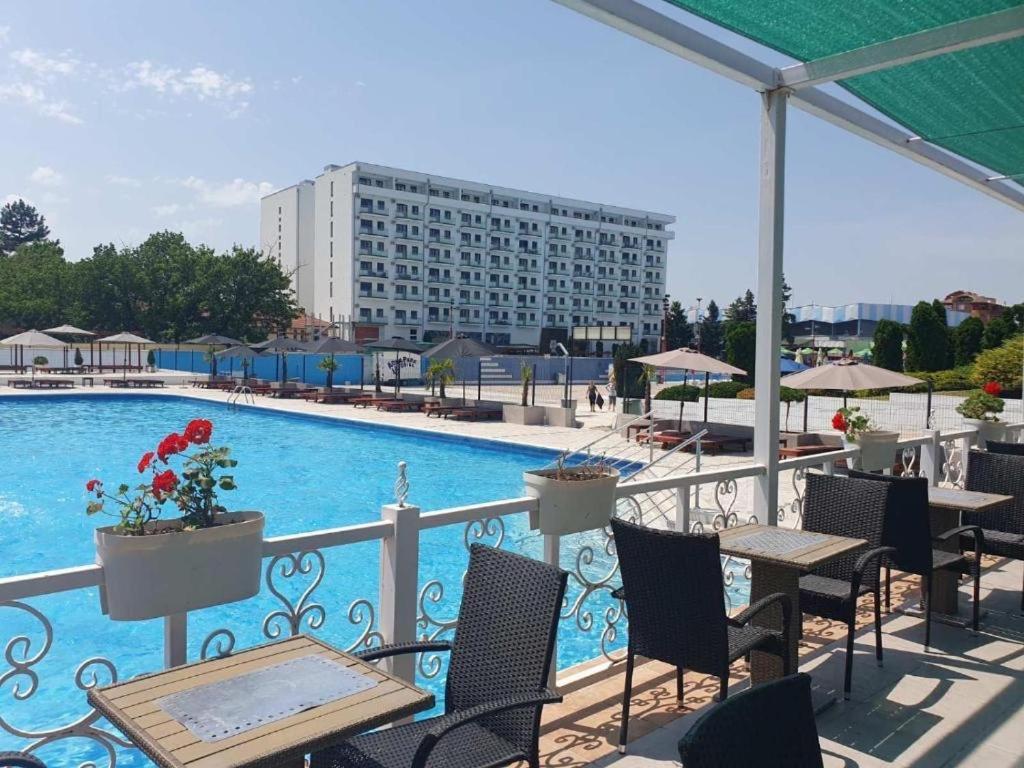 Aparthotel De Lux Nedeljkovic à Jagodina Extérieur photo