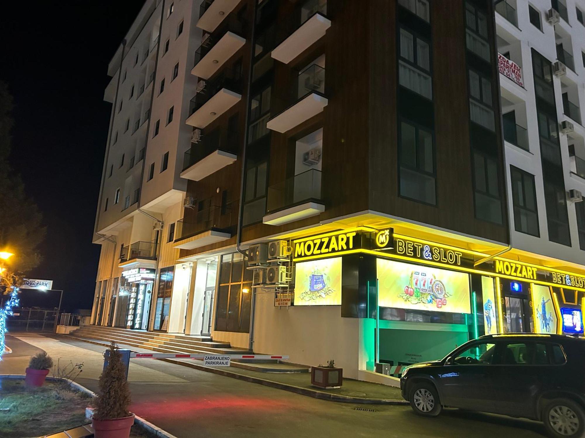Aparthotel De Lux Nedeljkovic à Jagodina Extérieur photo
