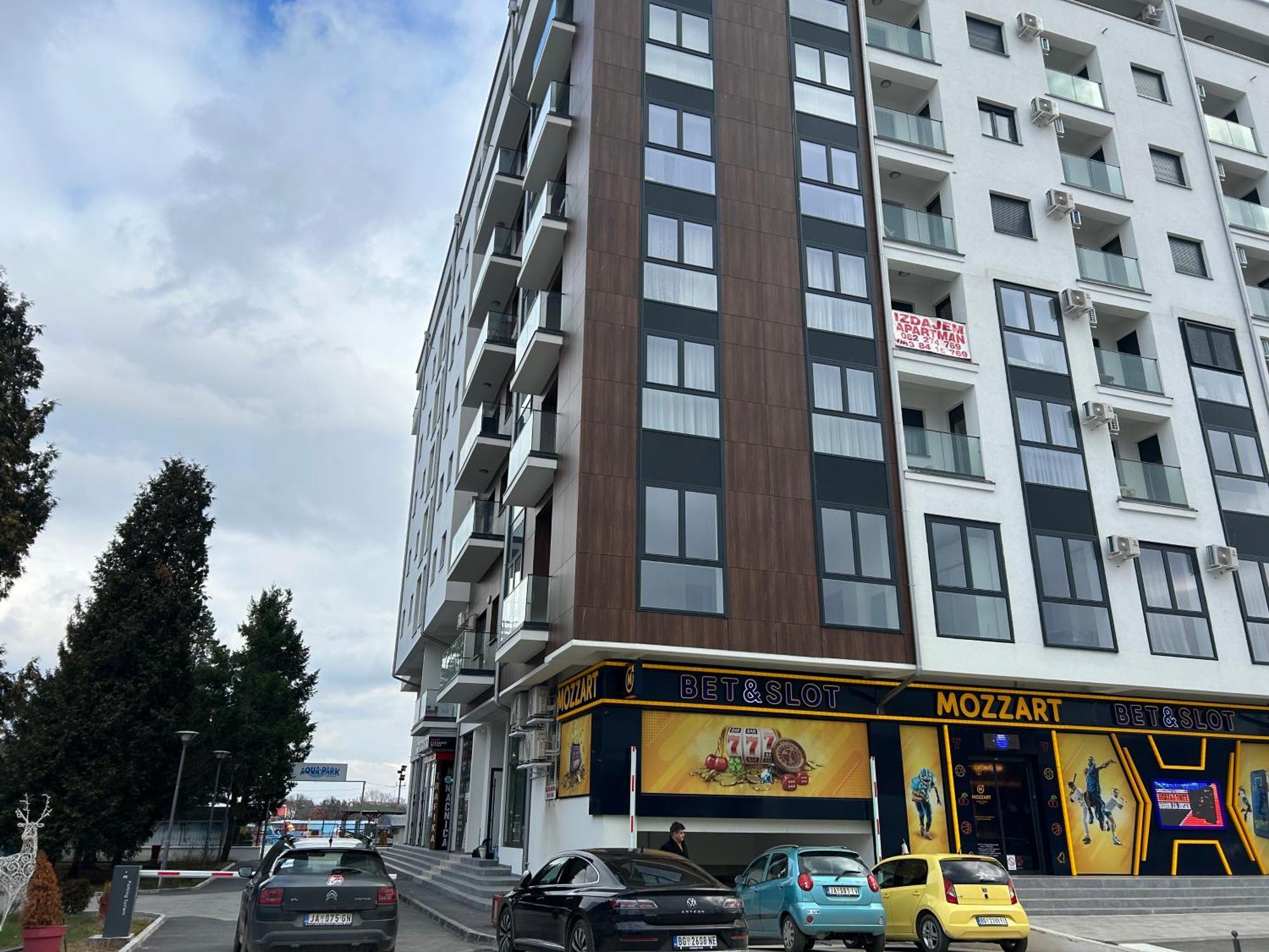 Aparthotel De Lux Nedeljkovic à Jagodina Extérieur photo