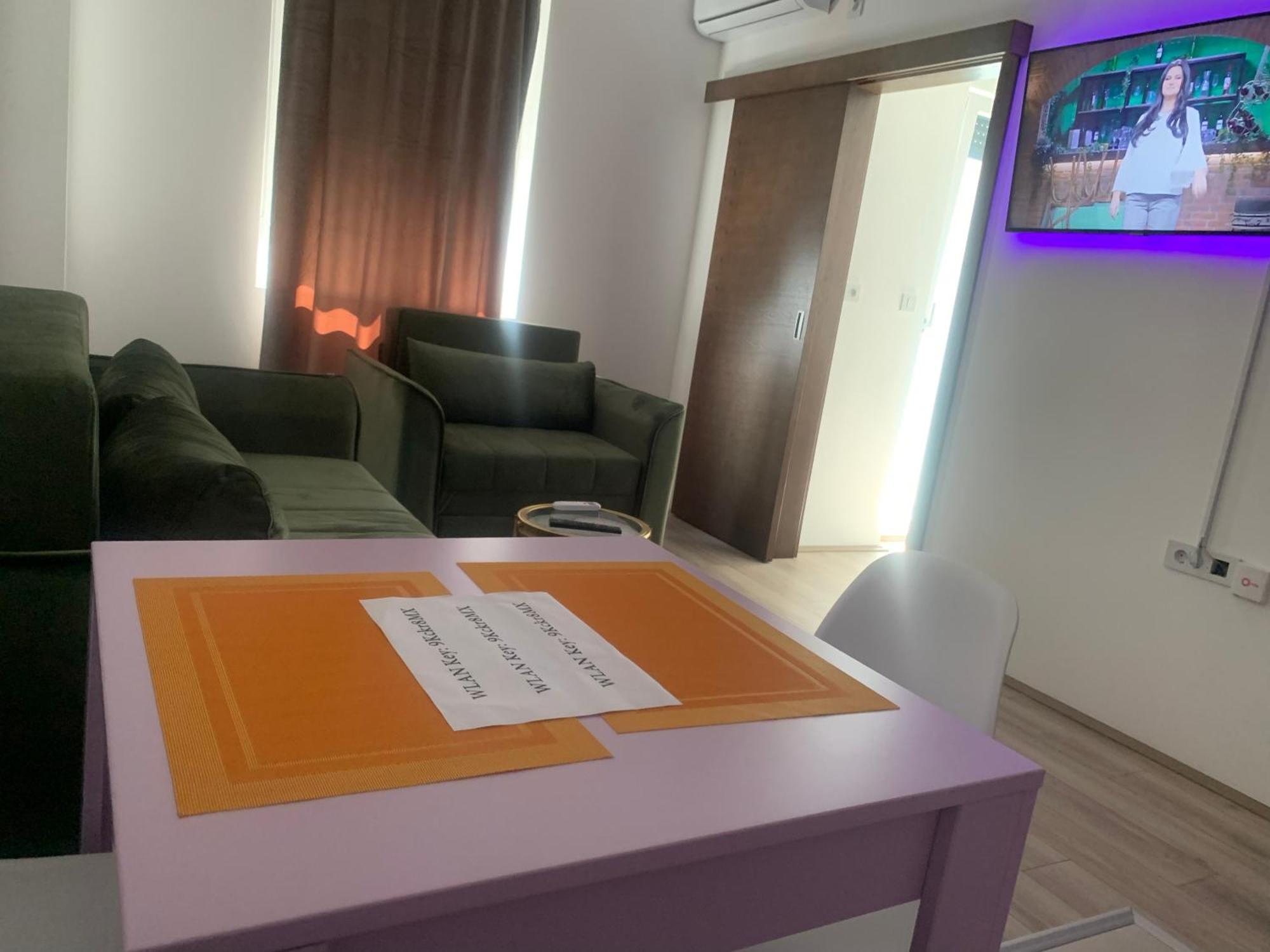 Aparthotel De Lux Nedeljkovic à Jagodina Extérieur photo