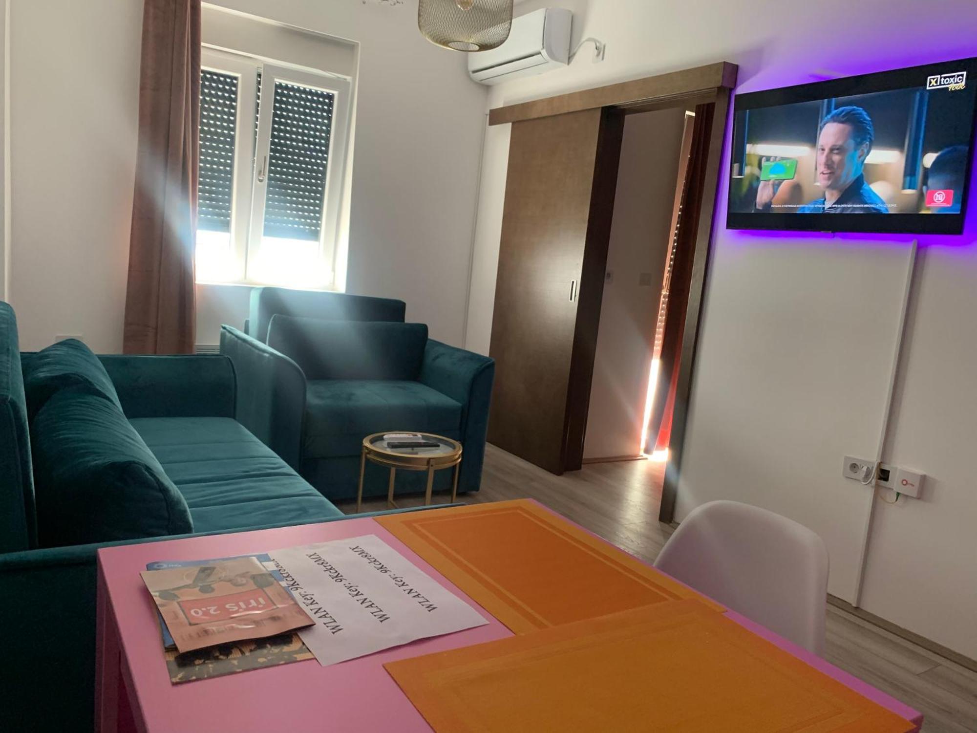 Aparthotel De Lux Nedeljkovic à Jagodina Extérieur photo