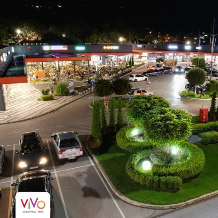 Aparthotel De Lux Nedeljkovic à Jagodina Extérieur photo