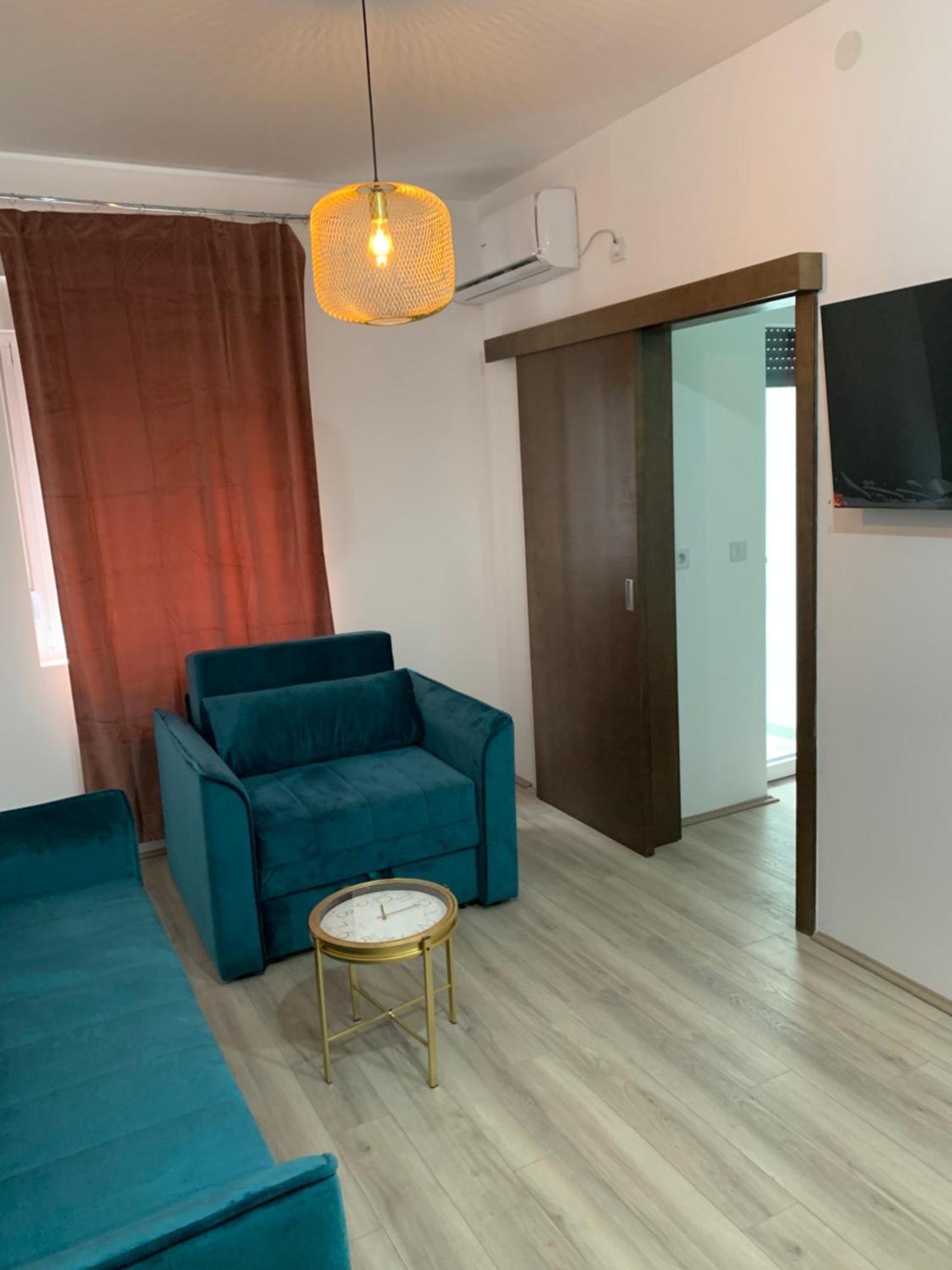 Aparthotel De Lux Nedeljkovic à Jagodina Extérieur photo